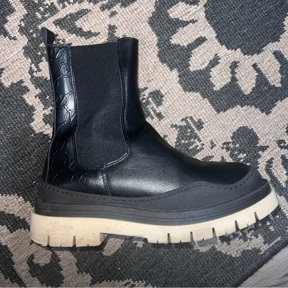 VALENTINO Ankle Boots 7.5